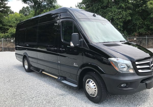 Mercedes Sprinter Limo 3