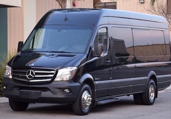 Mercedes Sprinter Limo 4